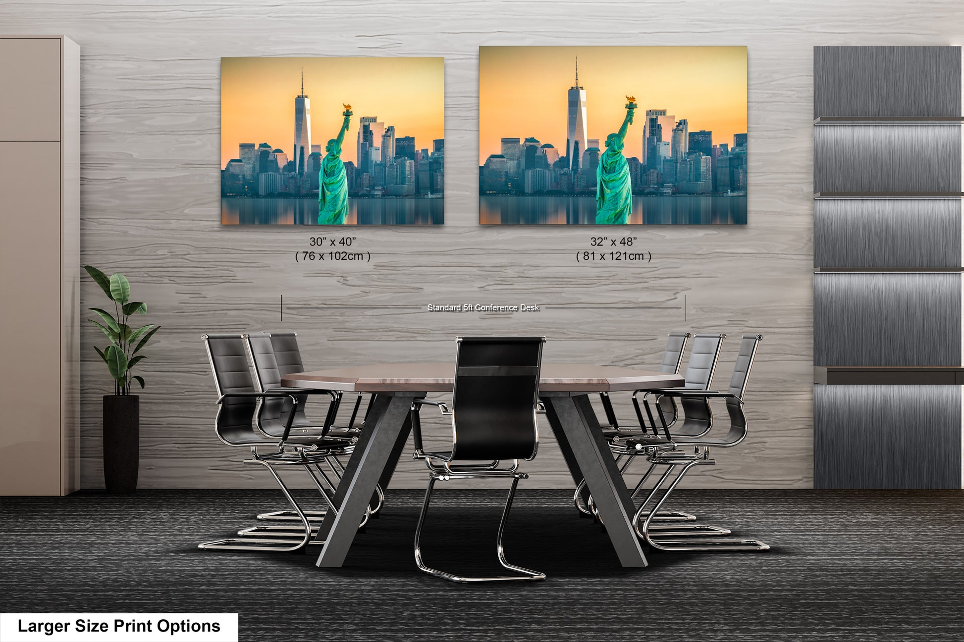 two pictures of the statue of liberty and the statue of liberty